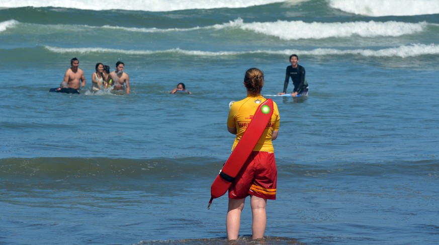 Personen, die im Wasser in Not geraten, verhalten sich anders, als wir es aus Filmen kennen.