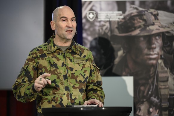Thomas Suessli, Chef der Armee, zieht Bilanz anlaesslich einer Medienkonferenz zu seinem Abtreten, fotografiert am Dienstag, 2. Dezember 2025 in Bern. (KEYSTONE/Christian Beutler)
