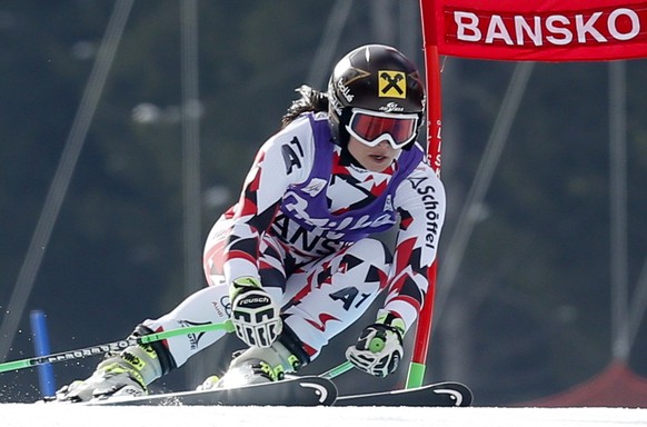 Zischt nur so um die Tore: Anna Fenninger war auch im Super-G die Schnellste.