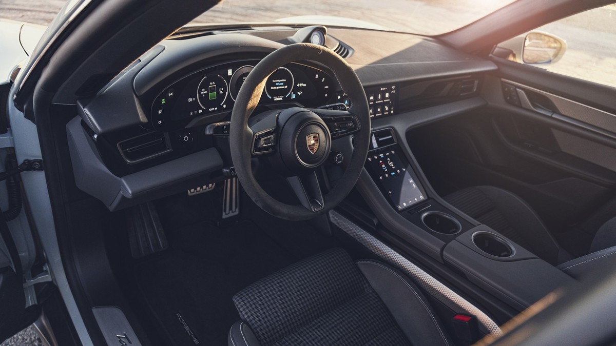 Porsche Taycan 4S Cross Turismo