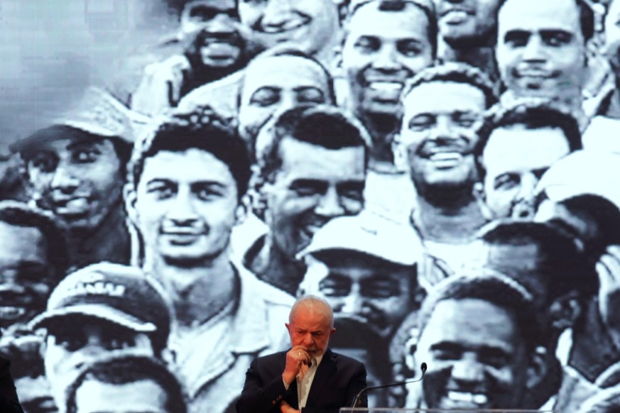 epa09932195 Former Brazilian President Luiz Inacio Lula da Silva presents his candidacy for the presidential elections, in Sao Paulo, Brazil, 07 May 2022. Former Brazilian president Luiz Inacio Lula d ...