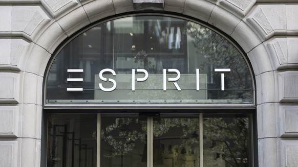 Eine geschlossene Filiale des Modekonzerns Esprit in Zuerich an der Bahnhofstrasse, aufgenommen am Dienstag, 26. Maerz 2024. Der Schweizer Ableger der Modekette Esprit ist konkurs. Eine Reihe von Espr ...
