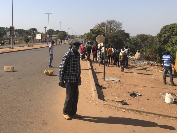 epa09721447 Several shots were heard near the Guinea-Bissau government palace at 15:00 on 01 February, and the military has set up a security perimeter around the area and is not allowing civilians to ...