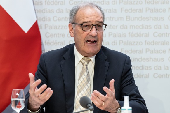 Bundesrat Guy Parmelin spricht an einer Medienkonferenz ueber Gasreserve 2022 / 2023 und Vorbereitungsmassnahmen f