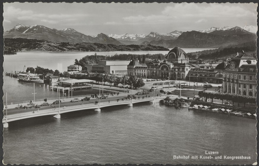 Um 1940: Bahnhof mit Kunst- und Kongresshaus.