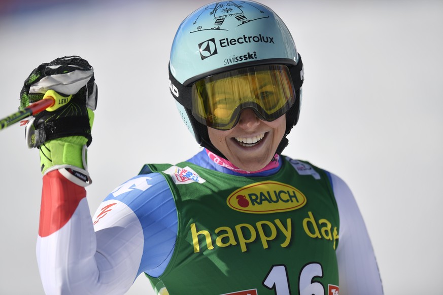 epa06294517 Wendy Holdener of Switzerland reacts in the finish area after her second run of the Women&#039;s Giant Slalom race at the FIS Alpine Ski World Cup season opener on the Rettenbach glacier,  ...