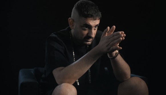 So sieht Haftbefehl noch zu Beginn der Doku aus.