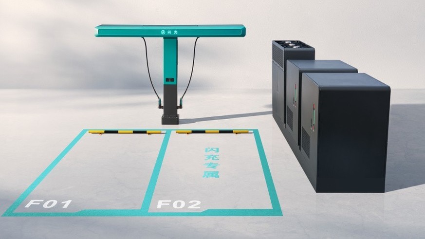 Die neuen Ladestationen sollen bis zu 1500 kW liefern. Die schwarzen Kästen sind Batteriespeicher, die das Stromnetz entlasten. In der Praxis müssen die Pufferbatterien nicht direkt neben der Ladestat ...