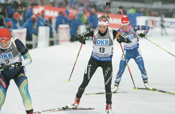 epa04653931 Elisa Gasparin of Switzerland in action during the Women 10 Km Pursuit at the IBU World Cup Biathlon in Kontiolahti, Finland, 08 March 2015. EPA/MAURI RATILAINEN FINLAND OUT