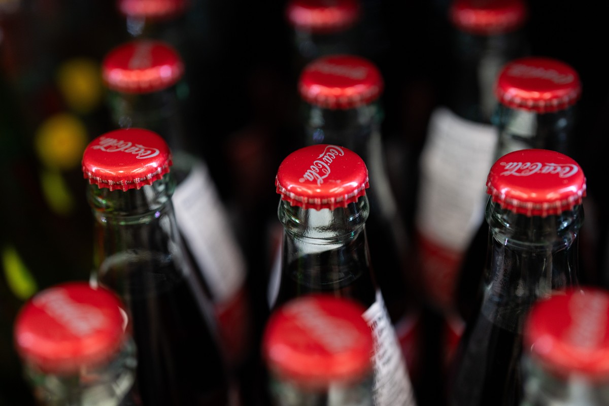 Bottles of Coca-Cola are displayed for sale at Hawthorne Market on Tuesday, Jan. 6, 2026, in Portland, Ore. (AP Photo/Jenny Kane)
Earns Coca Cola