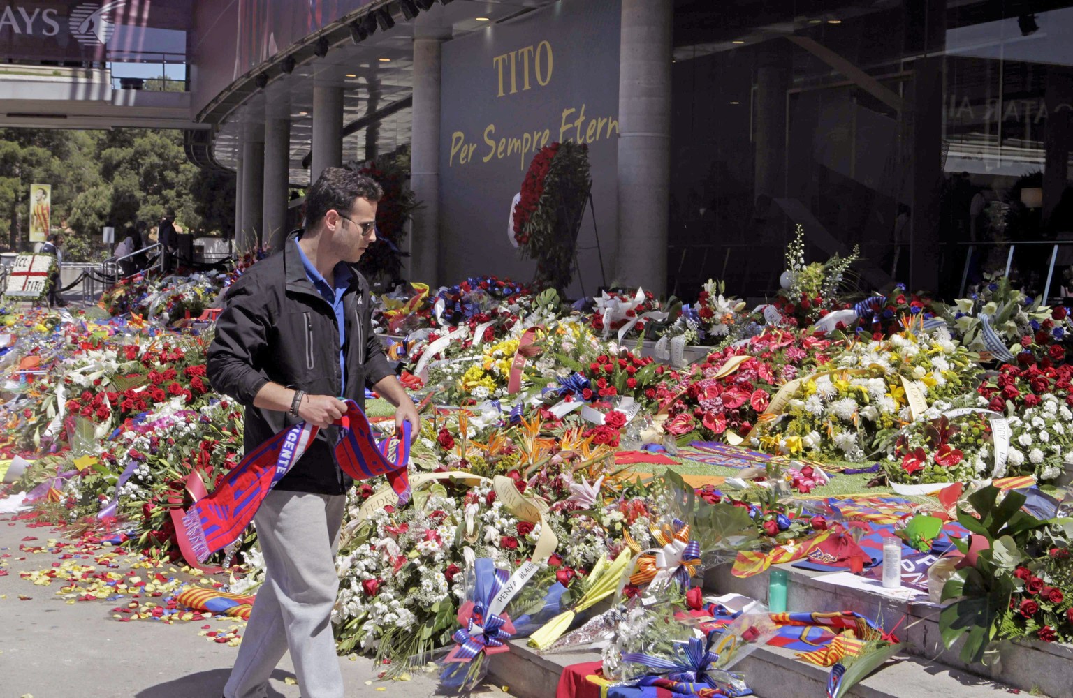 Ein Blumenmeer für Tito Vilanova.