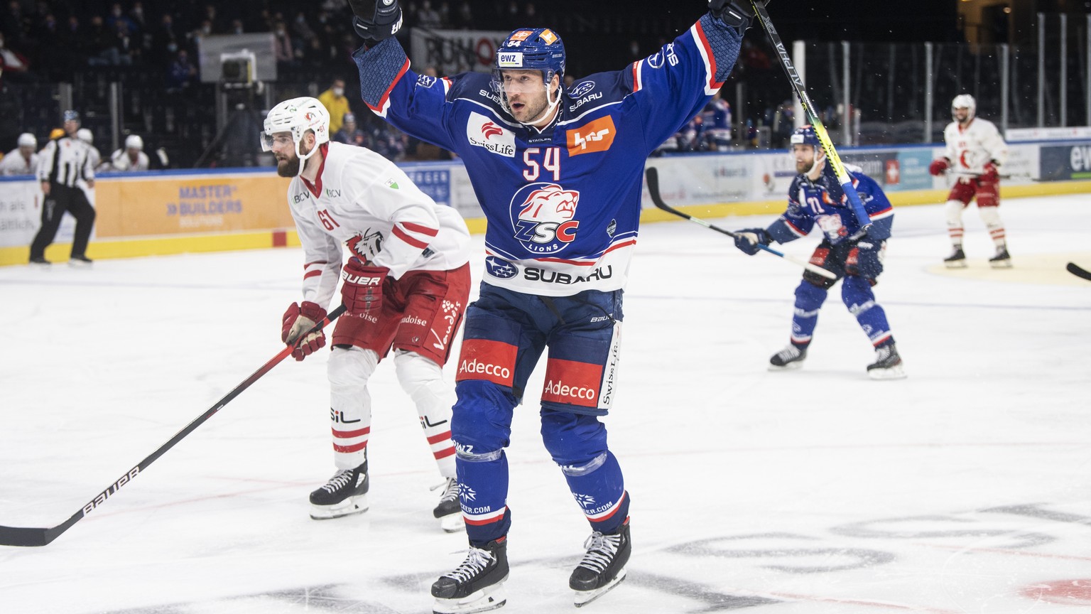 Zuerichs Christian Marti jubelt im Eishockeyspiel der National League zwischen den ZSC Lions und dem Lausanne HC am Dienstag, 13. Oktober 2020, im Zuercher Hallenstadion. (KEYSTONE/Ennio Leanza)