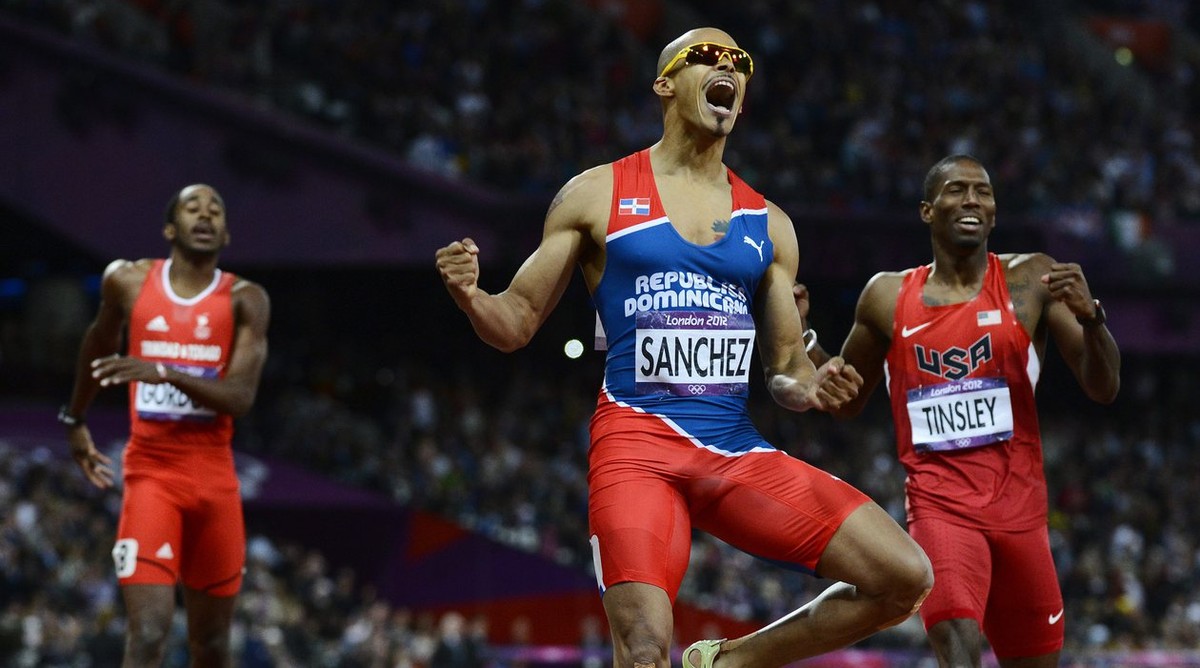 epa03345985 Felix Sanchez of the Dominican Republic wins the men's 400m Hurdles final at the London 2012 Olympic Games Athletics, Track and Field events at the Olympic Stadium, London, Britain 06 ...