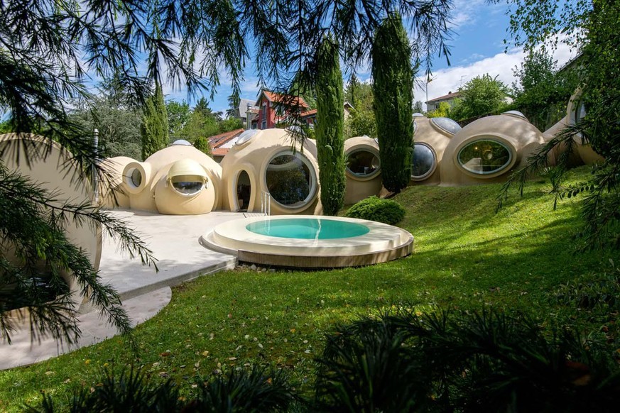 maison bulles fontaines-sur-saône lyon frankreich architektur design kunst retro barbapapa haus
https://www.architecturedecollection.fr/product/maison-bulle-antti-lovag-fontaines-sur-saone-architectur ...