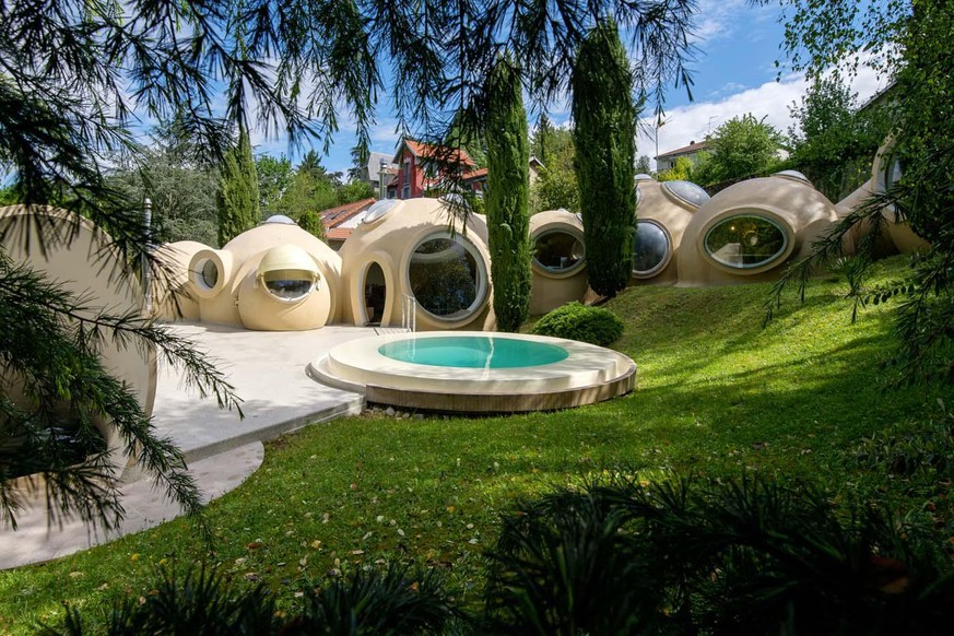 maison bulles fontaines-sur-saône lyon frankreich architektur design kunst retro barbapapa haus
https://www.architecturedecollection.fr/product/maison-bulle-antti-lovag-fontaines-sur-saone-architectur ...