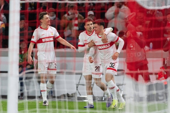 Tor zum 2:0 druch Justin Diehl VfB Stuttgart, 17 Jubel, Torjubel, Fabian Rieder VfB Stuttgart, 32, Leonidas Stergiou VfB Stuttgart, 20, Anthony Rouault VfB Stuttgart 29 GER, VfB Stuttgart vs. VfL Boch ...