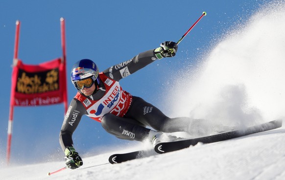 Alpine Skiing - FIS Alpine Skiing World Cup - Men&#039;s Giant Slalom- Val d&#039;Isere, France - 10/12/16. Alexis Pinturault of France competes. REUTERS/Christian Hartmann