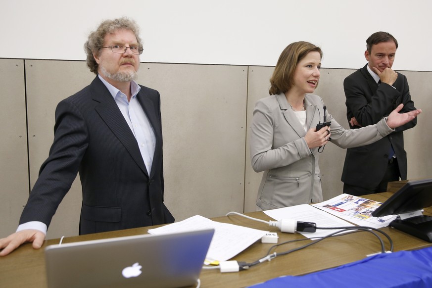 Christa Markwalder mit ihren Nachfolgern François Cherix (l.) und Martin Naef.