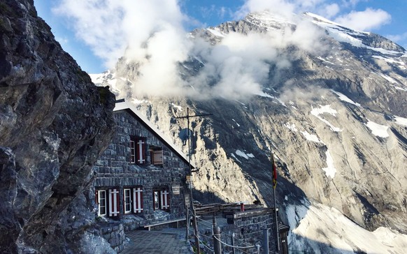 Mehr Schweiz geht nicht: Diese 16 BerghÃ¼tten musst du einmal in deinem Leben besucht haben
SchÃ¶ne Tipps! 
Auch zu empfehlen ist die GspaltenhornhÃ¼tte auf knapp 2&#039;500 m Ã¼. M im Kiental mit Bl ...