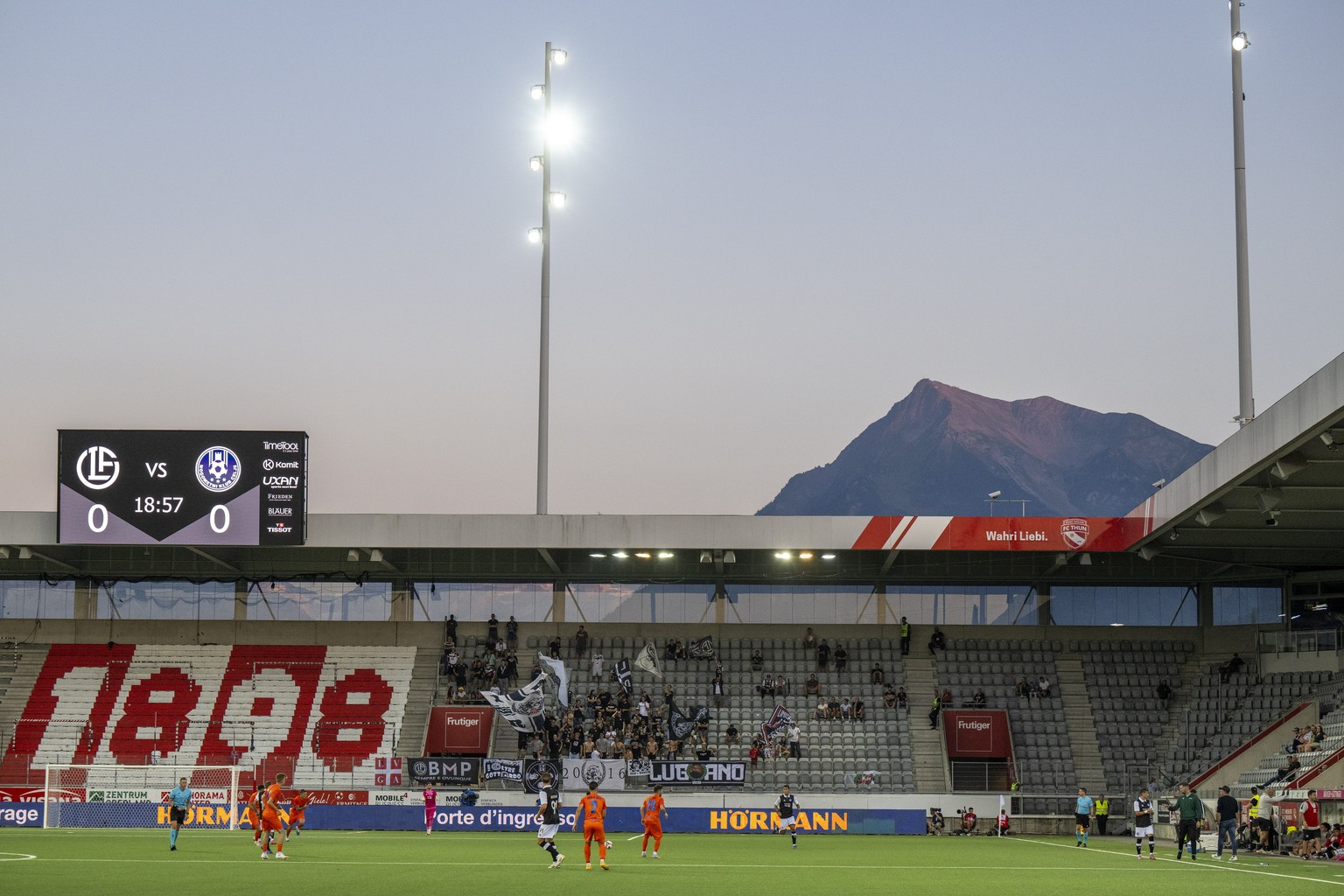 epa12288866 A view of the UEFA Europa Conference League 3rd qualifying round soccer match between FC Lugano and NK Celje, in Thun, Switzerland, 07 August 2025. EPA/PETER SCHNEIDER