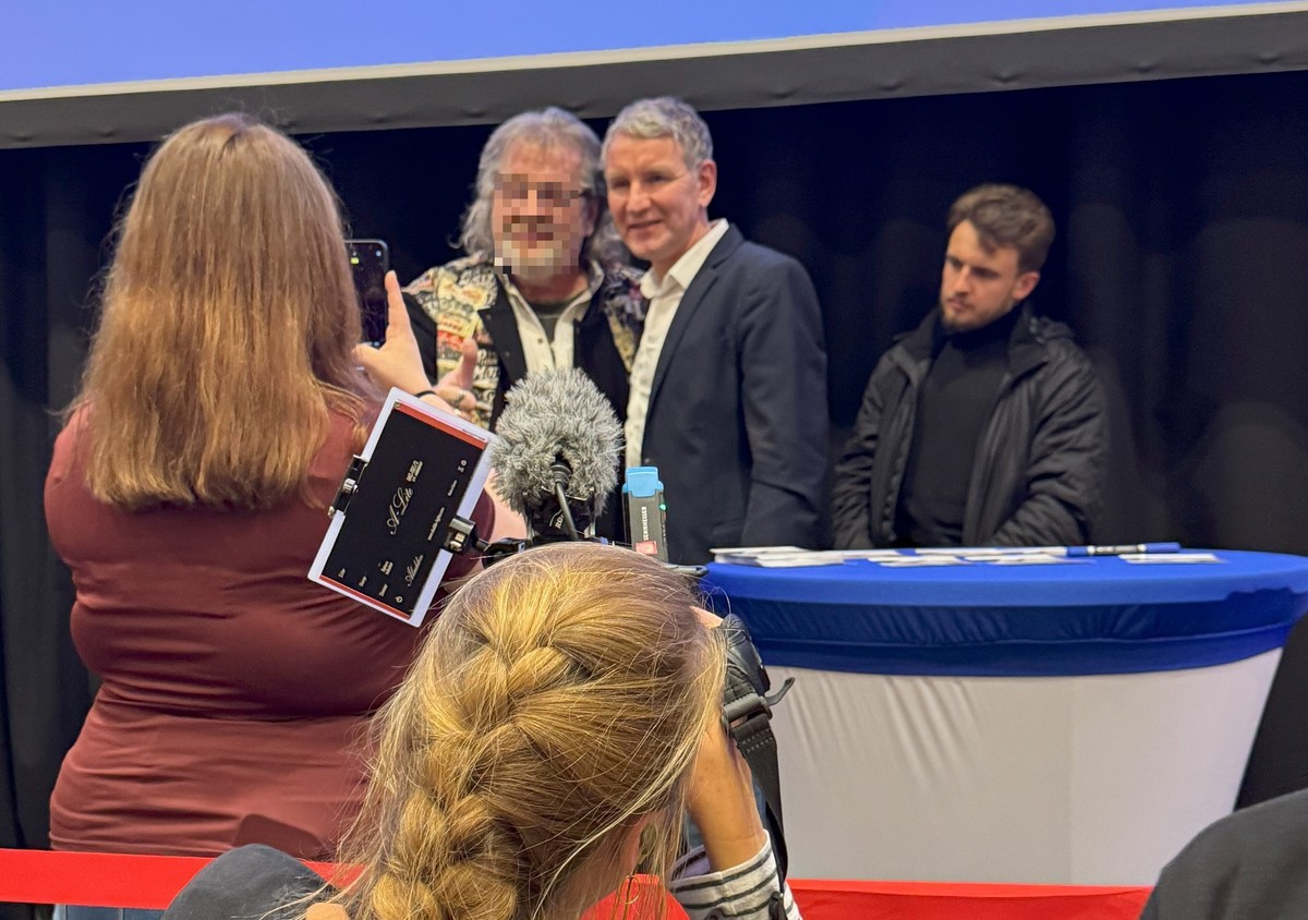 Wahlkampfveranstaltung für die Bundestagswahl am 23. Februar 2025 von der AfD Thüringen in Suhl am 11. Februar 2025, bei der Björn Höcke auftrat.