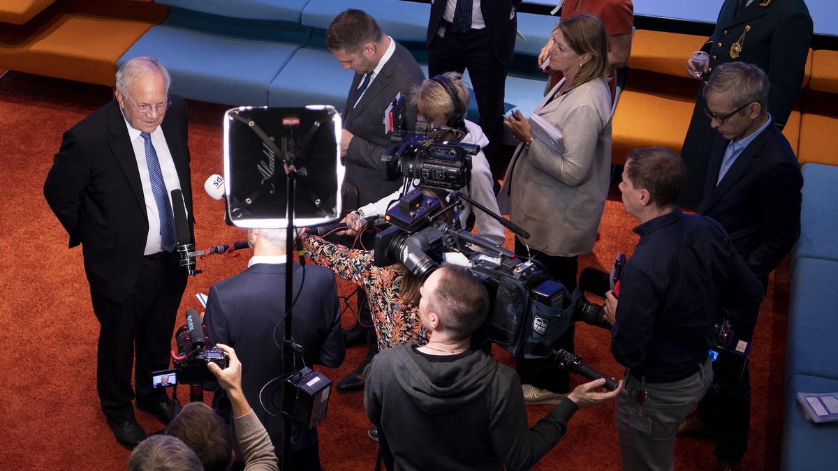 Bundesrat Johann Schneider-Ammann spricht mit Journalisten an der Medienkonferenz ueber seinen Ruecktritt auf Ende Dezember 2018, am Dienstag, 25. September 2018, in Bern. (KEYSTONE/Anthony Anex)