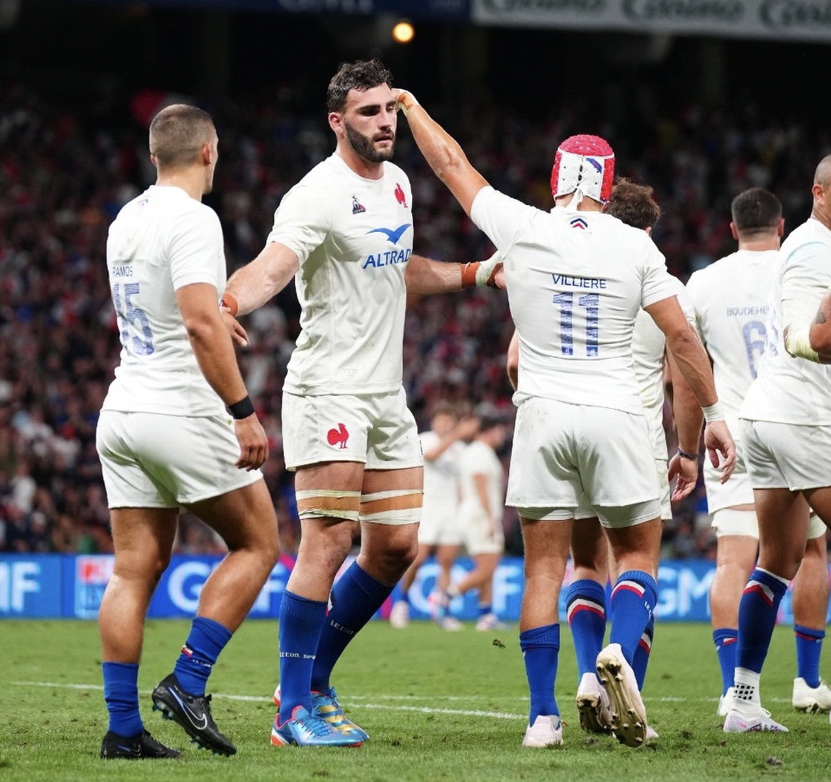 Samedi face à l'Ecosse, le XV de France a joué pour la première fois de son histoire avec les noms des joueurs sur les maillots.