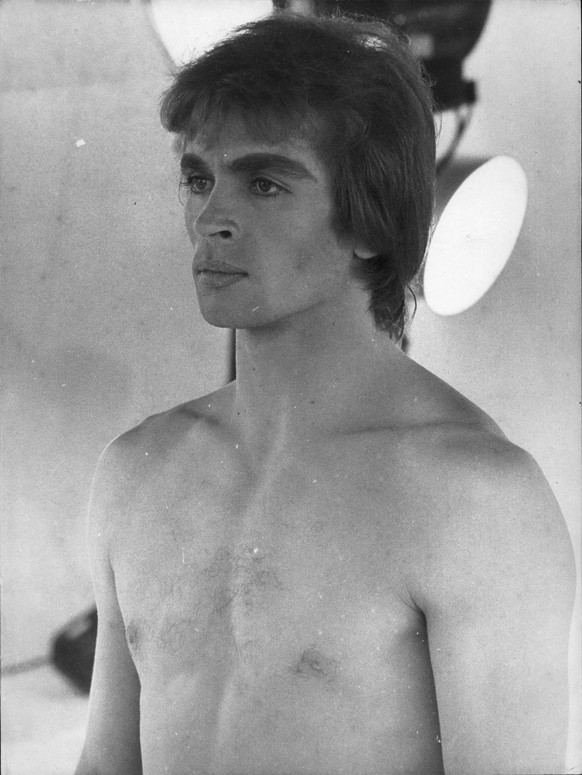 Ballett / Zirkus / Komiker / T�nzer / Entertainer / Theaterst�cke 7. August 1968 - russischer Ballettstar und �berl�ufer Rudolf Nurejew bei einer Probe. *** Ballet Circus Comedian Dancer Entertainer P ...