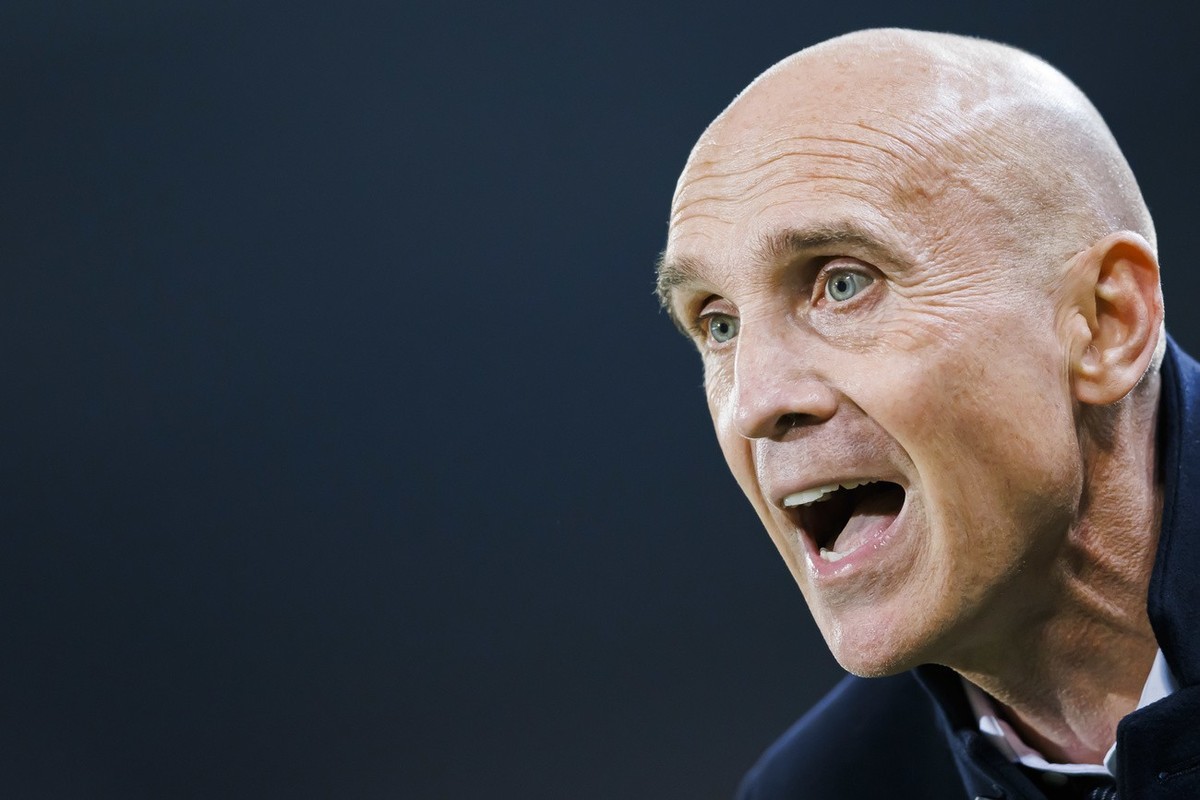 L'entraineur du FC Sion David Bettoni reagit lors de la rencontre du championnat de football de Super League entre le FC Sion et le Grasshopper Club Zuerich, GC, le samedi 18 mars 2023 au stade d ...