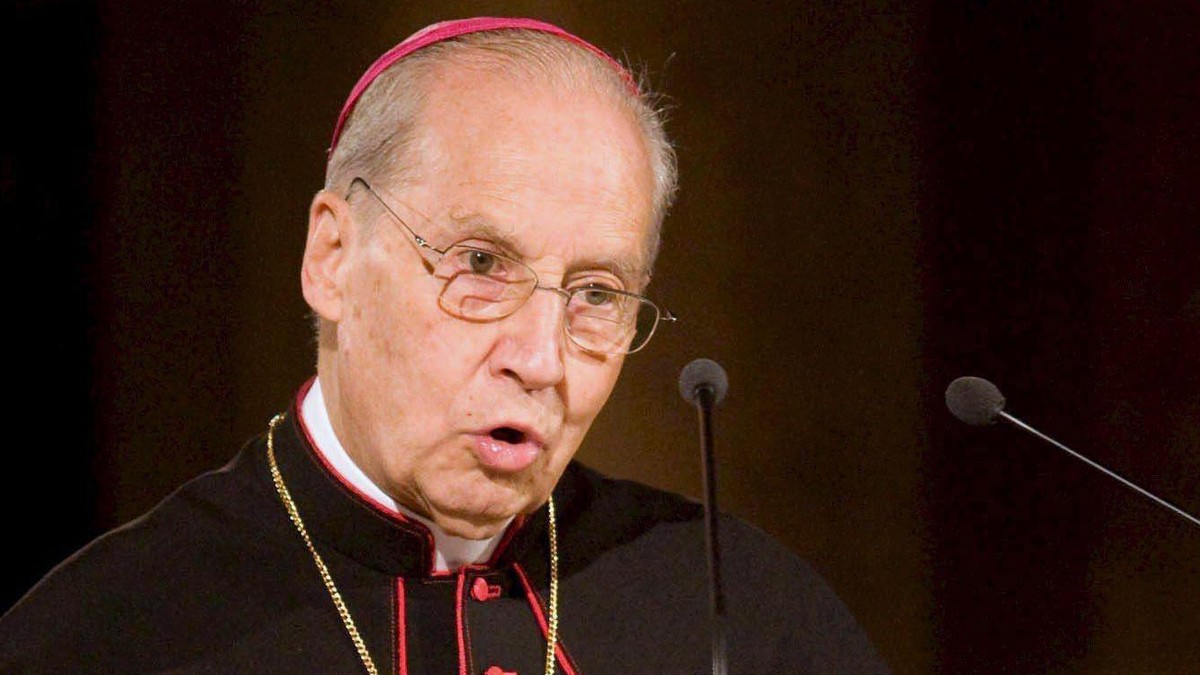epa05673562 (FILE) A file picture dated 10 October 2008 shows Spanish bishop Javier Echevarria in Rome, Italy. Echevarria, Prelate of Opus Dei, died in Rome at the age of 84 on 12 December 2016, sever ...