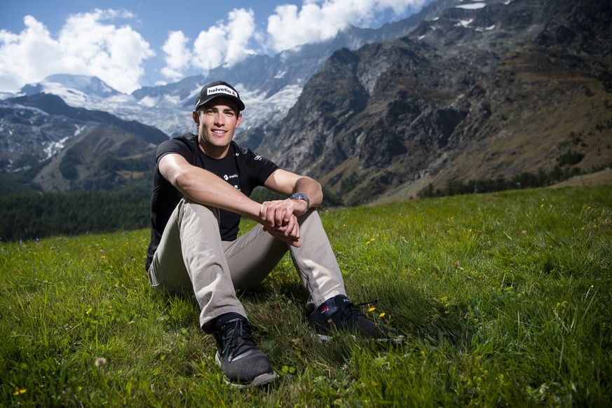 Daniel Yule, le skieur suisse pose apres en entrainement sur le glacier le jeudi 17 septembre 2020 a Saas-Fee. (KEYSTONE/Jean-Christophe Bott)