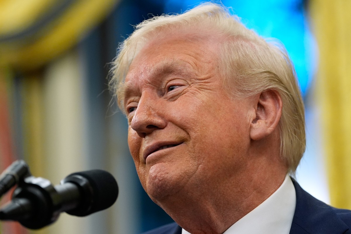 President Donald Trump speaks in the Oval Office of the White House, Friday, Oct. 10, 2025, in Washington. (AP Photo/Alex Brandon)
Donald Trump