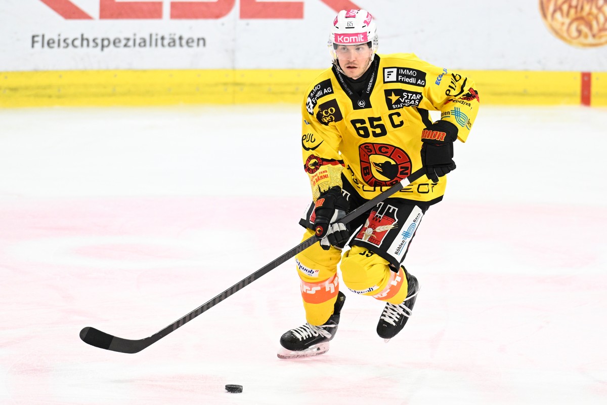 Berns Ramon Untersander, beim Eishockey-Qualifikationsspiel der National League, zwischen den SCL Tigers und dem sc Bern, am Dienstag, 27. Januar 2026, in der Emmental Versicherung Arena in Langnau.(K ...