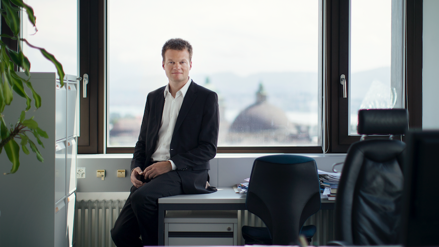 Klimatologe Reto Knutti in seinem Büro an der ETH Zürich. 