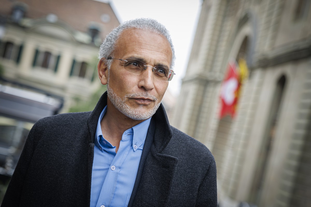 Swiss Islamic scholar Tariq Ramadan leaves the Geneva courthouse at the start of the appeal trial as part of a sexual assault investigation, in Geneva, Switzerland, Monday, May 27, 2024. (KEYSTONE/Val ...
