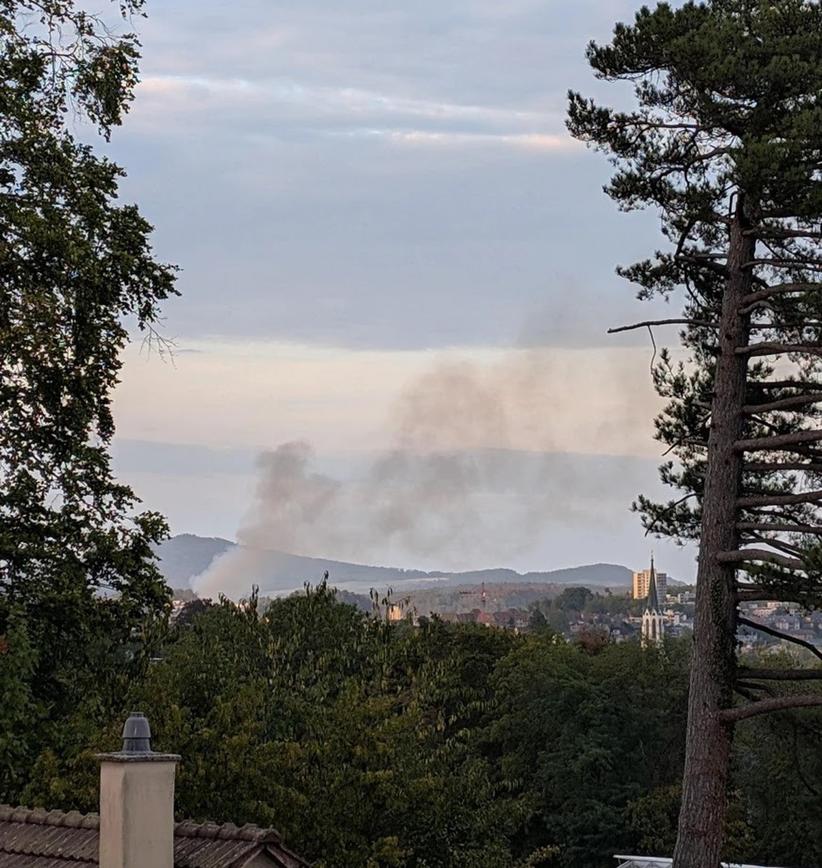 Ein watson-User hat die zwei Explosionen laut in Neuhausen am Rheinfall gehört.