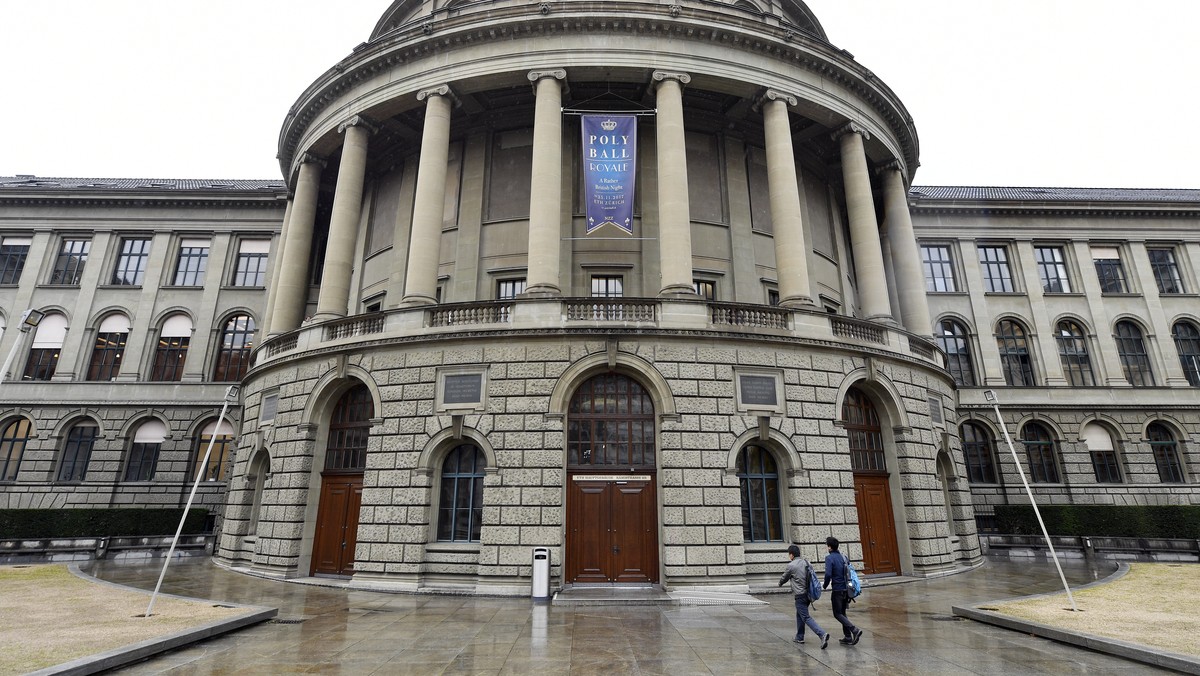ETH Zuerich am Montag, 6. November 2017. Seit die "NZZ am Sonntag" vor zwei Wochen ueber eine Astronomie-Professorin berichtet hat, der schwerwiegendes Mobbing vorgeworfen wird, brodelt es i ...