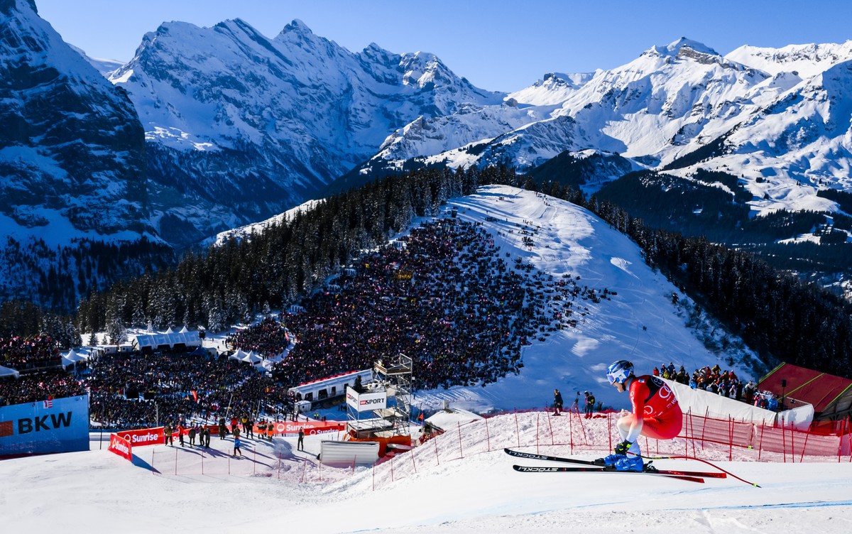 epa11073715 Marco Odermatt of Switzerland in action during the Men's downhill race at the FIS Alpine Skiing World Cup in Wengen, Switzerland, 13 January 2024. EPA/JEAN-CHRISTOPHE BOTT