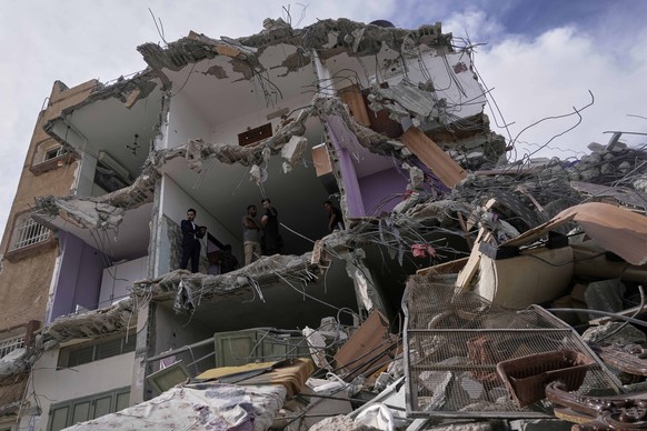 Palestinians inspect a house destroyed by the Israeli army during a raid that killed five Palestinian militants in the West Bank village of Tamun, Thursday, May 15, 2025. (AP Photo/Majdi Mohammed)
Isr ...