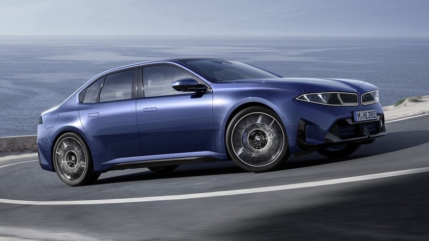 Die Limousine i3 (Bild) hat eine WLTP-Reichweite von 900 Kilometern, beim i3 Touring wird sie leicht darunter liegen.