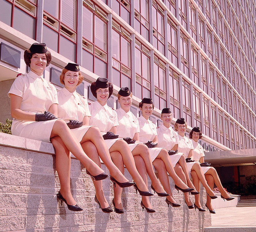 nac new zealand stewardess flight attendant flugbegleiterin retro vintage fliegen https://commons.wikimedia.org/wiki/Category:Female_flight_attendants#/media/File:Air_Hostess_Uniform_1959_Summer_006_( ...