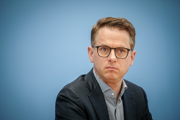 03.05.2024, Berlin: CDU-Generalsekret�r Carsten Linnemann gibt eine Pressekonferenz zum bevorstehenden CDU-Parteitag. Foto: Kay Nietfeld/dpa +++ dpa-Bildfunk +++