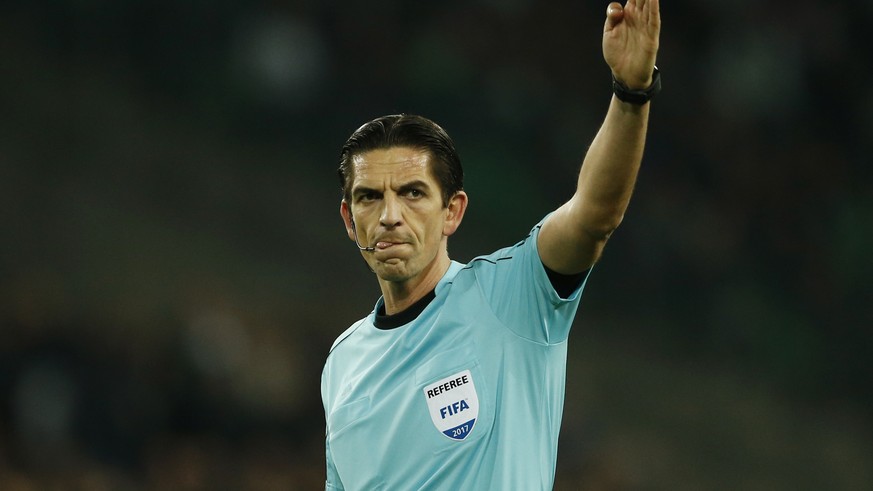 Soccer Football - Saint-Etienne v Manchester United - UEFA Europa League Round of 32 Second Leg - Stade Geoffroy-Guichard, Saint-Etienne, France - 22/2/17 Referee Deniz Aytekin Action Images via Reute ...