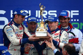 Das Sieger-Trio: Sébastien Buemi,&nbsp;Nicolas Lapierre und Anthony Davidson (von links).