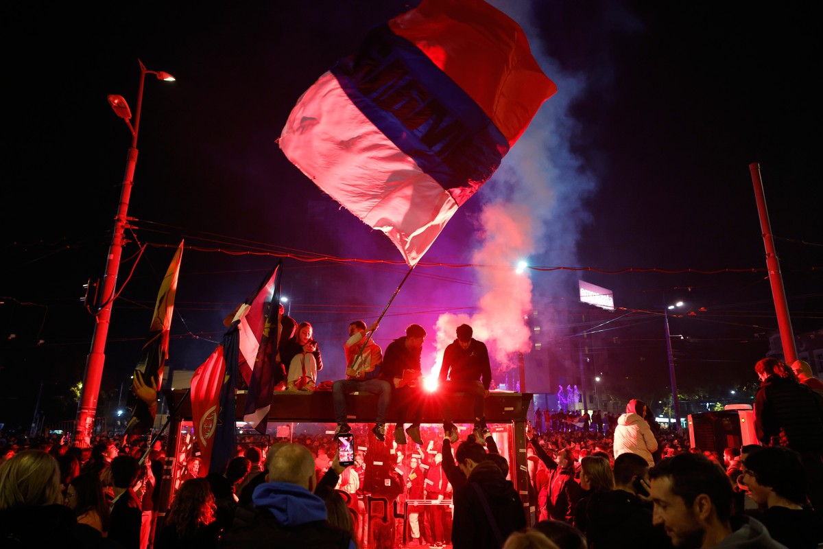Serbien: Mehrere Polit-Fälle nach Vucic-Abwahl neu aufgerollt