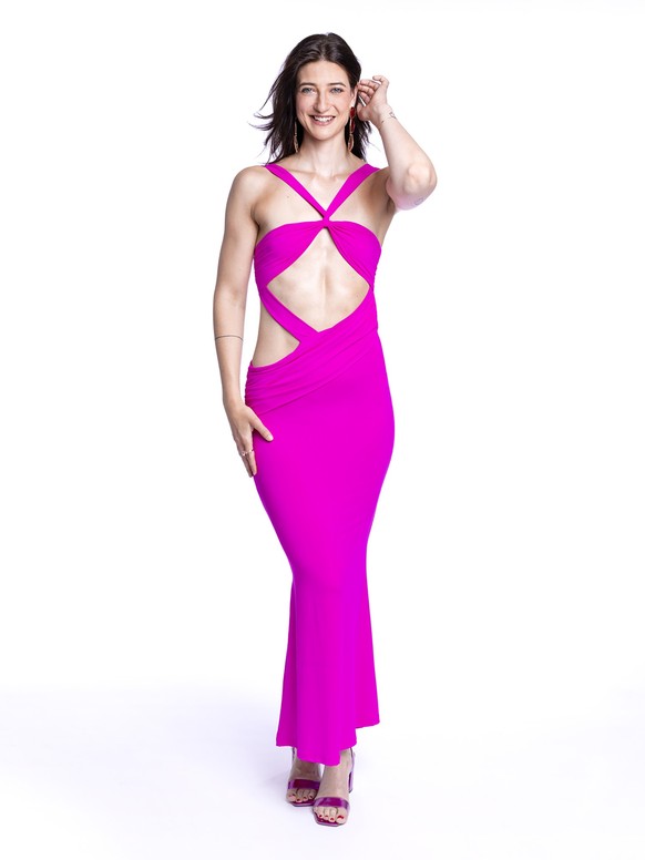 Die Bachelor-Kandidatinnen 2025: Marlene im Abendkleid.