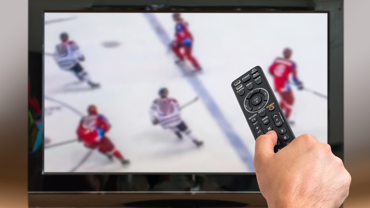 Eishockey TV Fernsehen Swisscom UPC MySports National League A Symbolbild Ice Hockey Kamera