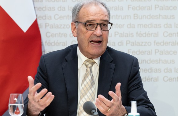 Bundesrat Guy Parmelin spricht an einer Medienkonferenz ueber Gasreserve 2022 / 2023 und Vorbereitungsmassnahmen f