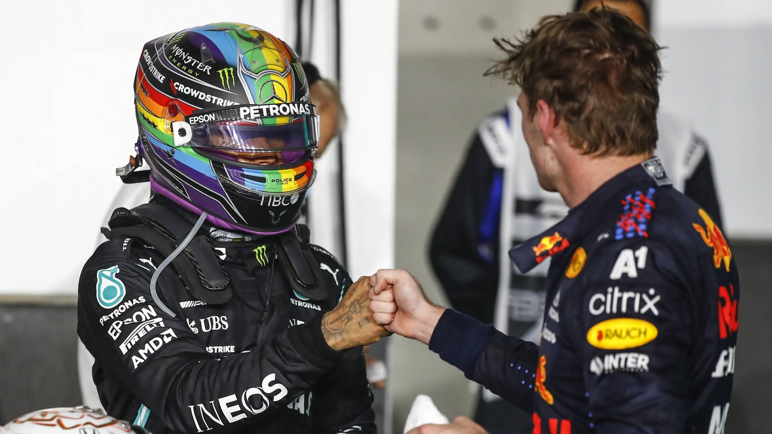 IMAGO / HochZwei

44 Lewis Hamilton (GBR, Mercedes-AMG Petronas F1 Team), 33 Max Verstappen (NED, Red Bull Racing), F1 Grand Prix of Qatar at Losail International Circuit on November 21, 2021 in Doha, ...