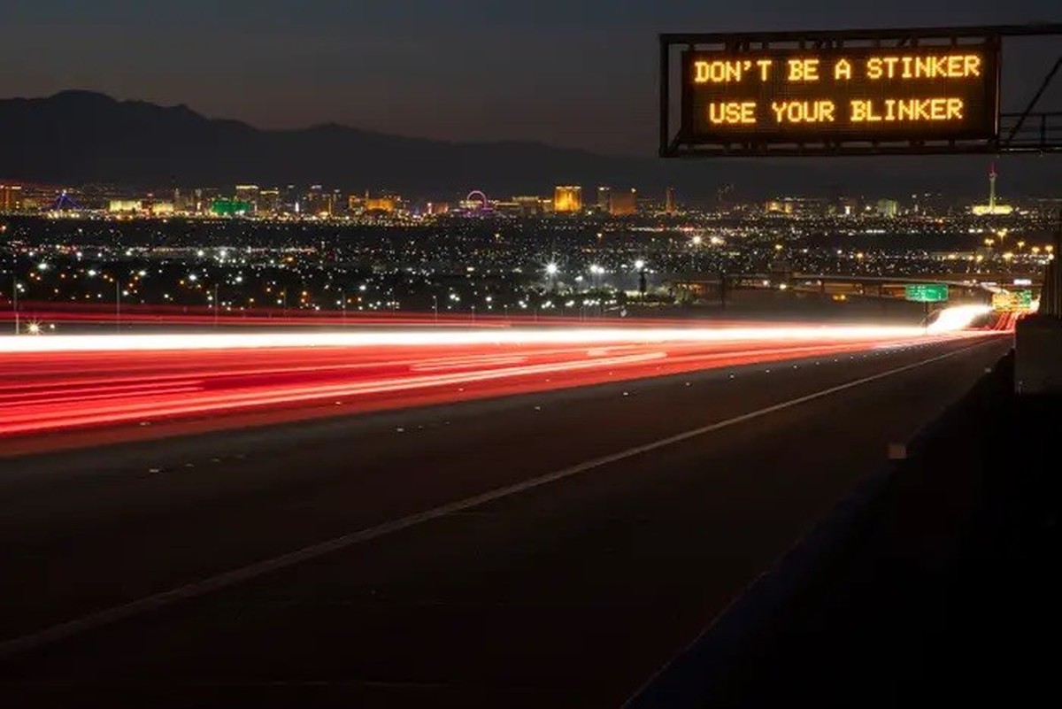 lustige verkehrsschilder autobahn warnschilder https://www.businessinsider.com/funny-highway-signs-messages-safety-federal-scrutiny-new-jersey-2023-2?r=US&amp;IR=T#-16